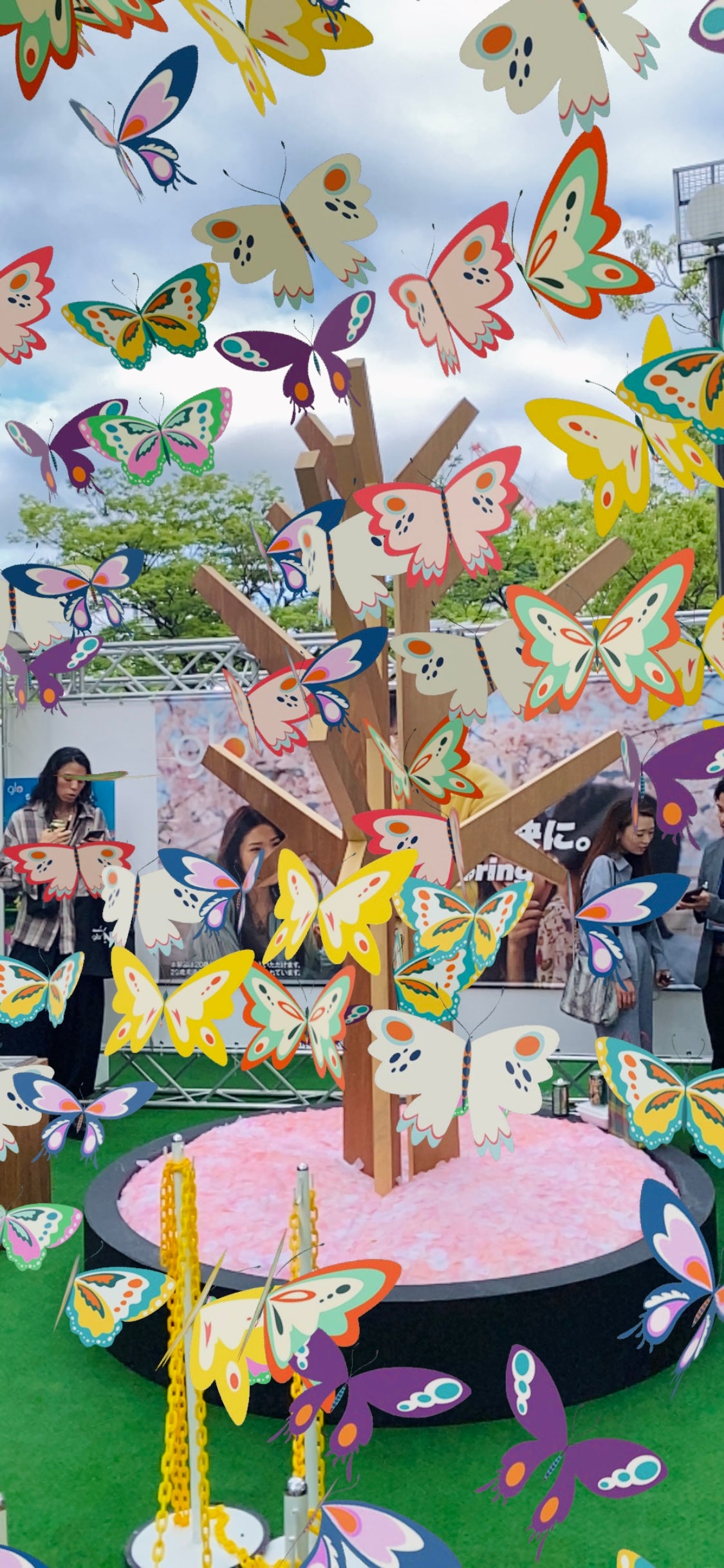 AR Experience at the glo Booth