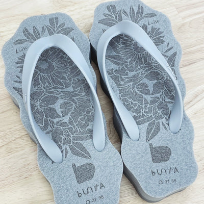 FLIP FLOPS